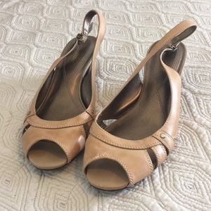 {Naturalizer} neutral open toe heels